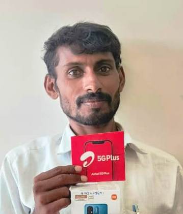 https://1ngo.sgp1.digitaloceanspaces.com/media/aidkhammam/MOBILES AND SIM CARDS DISTRIBUTION TO KSCF STAFF (1) - Copy.jpg